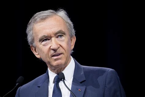 bernard arnault wealth.